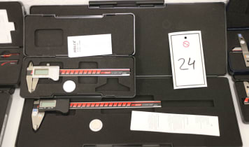 HOLEX 2 digital calipers HOLEX 2 digital calipers