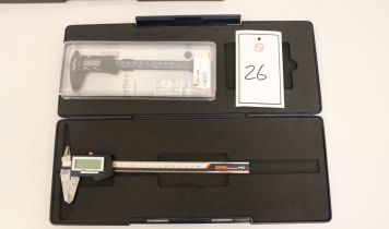 2 digital calipers 2 digital calipers