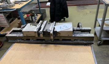 Machine vice with additional hydraulic clamping Machine vice with additional hydraulic clamping
