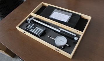 FREUTEK SDM0008 Bore Gauge with Centesimal Comparator Gauge 160-250 mm FREUTEK SDM0008 Bore Gauge with Centesimal Comparator Gauge 160-250 mm