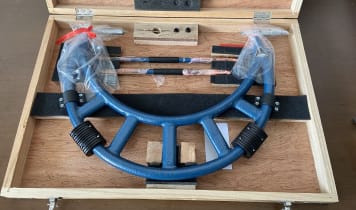 FREUTEK SDM0033 Outside Micrometers with Interchangeable Anvils 300-400 x 0,01 mm FREUTEK SDM0033 Outside Micrometers with Interchangeable Anvils 300-400 x 0,01 mm