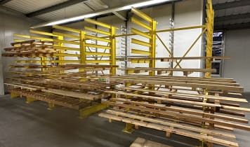 Cantilever rack