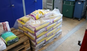 WEBER Cement-bound industrial floor levelling compound