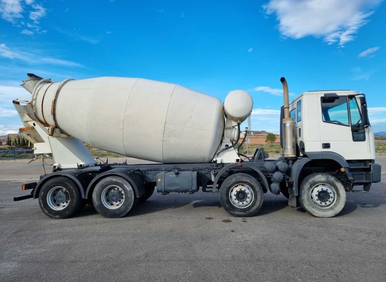 IVECO EUROTRAKKER 380 Concrete Mixer Truck