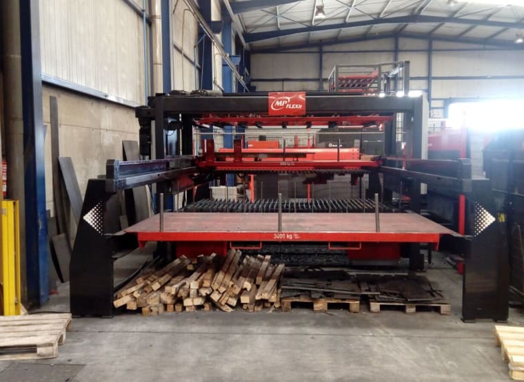 AMADA FO MII 3015 NT Laser Cutting Machine + MP Flexit 3015 Loading and