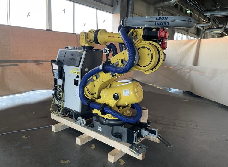 FANUC R-2000iB/210 F Průmyslový robot