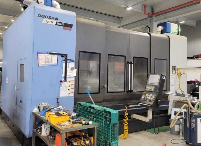Centro di lavoro verticale DOOSAN VCF-850LSR