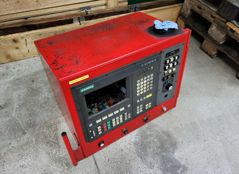 SIEMENS SINUMERIK 810T Besturing