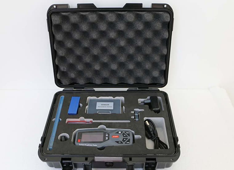 FREUTEK STR0002 Rauhigkeitsmessgerät für Innen- und Außenmessung in unzerbrechlichem ABS-Koffer