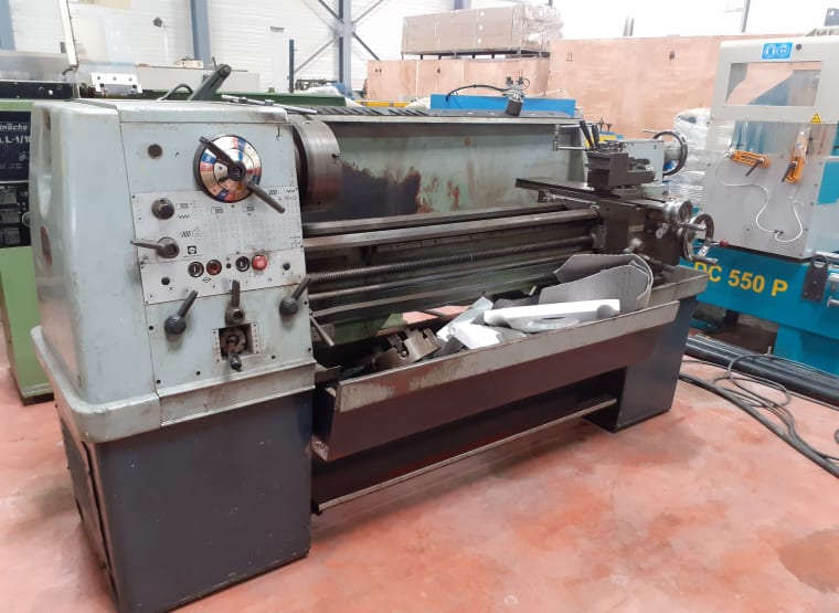 COLCHESTER TRIUMPH 2000 Parallel turning and threading machine