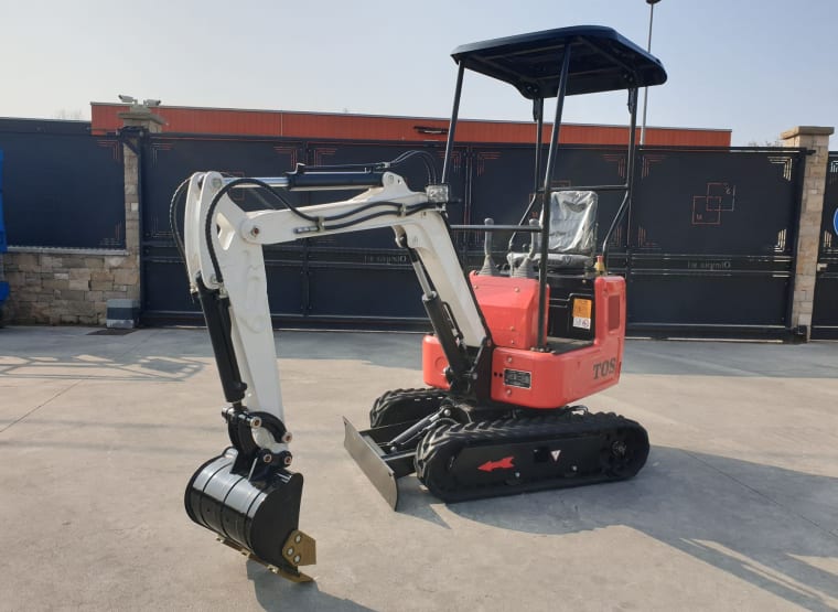 Mini escavatore TOS R319
