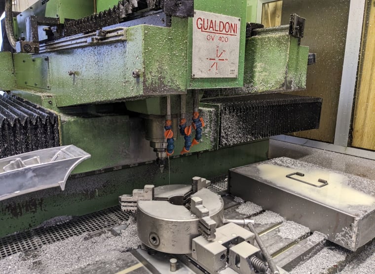 Dikey İşleme Merkezi GUALDONI GV400
