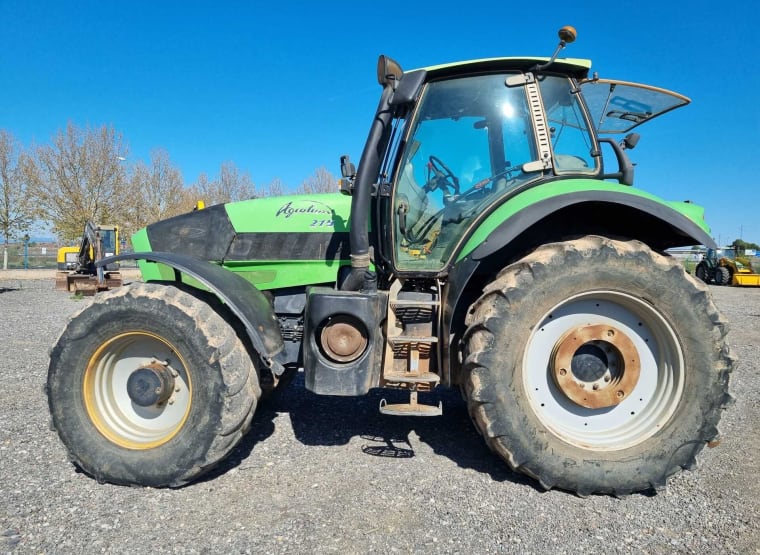 DEUTZ-FAHR AGROTRON 215 Farm Tractor