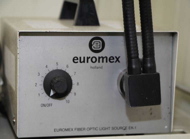 EUROMEX ILLUMINATOR EK1 Cold Light Source de ocasión
