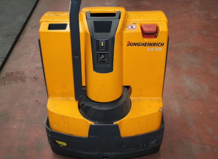 JUNGHEINRICH EJE 220 Electric Pallet Truck d'occasion