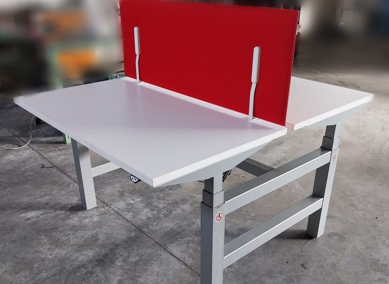 SACEA Adjustable electric 2-station desk with panel partition
