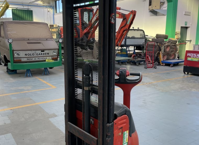 LINDE L12 Electric pallet truck
