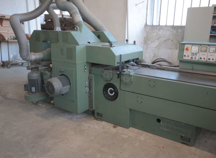 SALVADEO Throughfeed Moulder