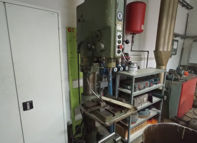 FRIEDRICH ENGELS IIK 031 kolomboormachine