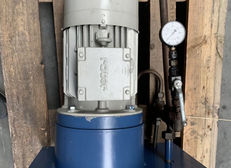 KNOLL KTS-25-50T High Pressure Screw pump