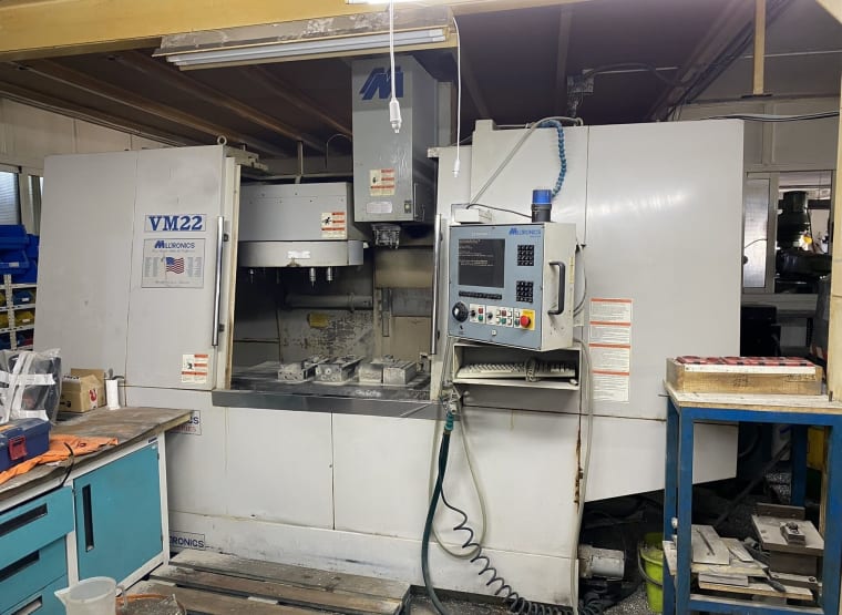 Centro de maquinagem vertical MILLTRONICS VM22