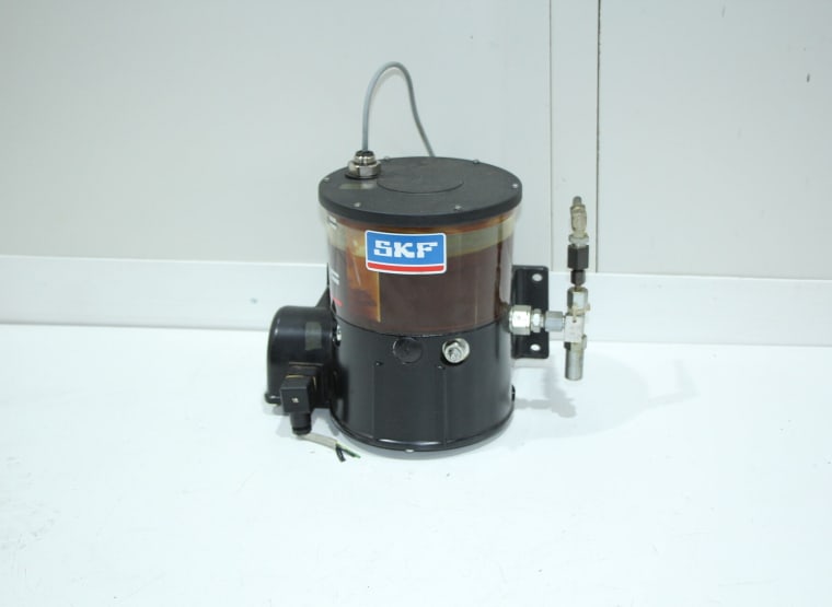Pompe à piston avec réservoir SKF KFG1-5W2+924