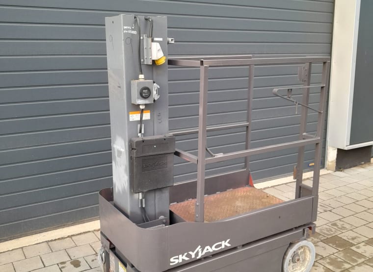 SKYJACK SJ12 Working Platform