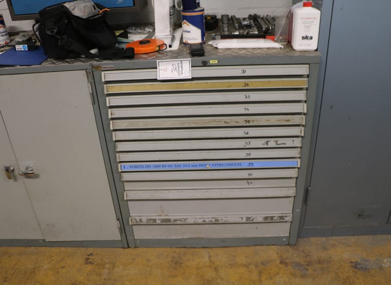 TRIO-CLASS Workshop cabinet with contents