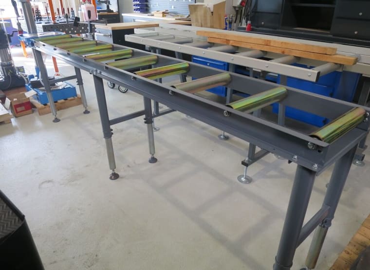 WMT 3000/Anschlag roller conveyor with length stop.