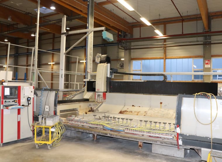 INTERMAC MASTER 45 PLUS CNC-Bearbeitungszentrum für Glasbearbeitung