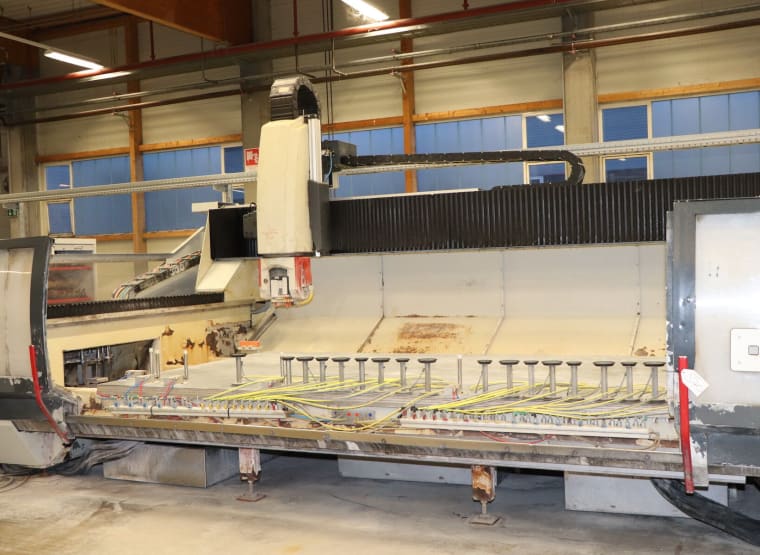 INTERMAC MASTER 45 PLUS CNC machining center for glass processing
