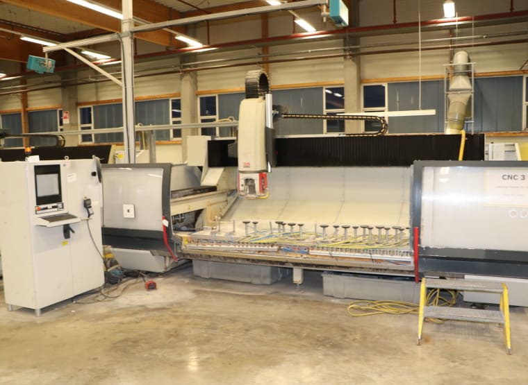 Centro de mecanizado CNC para procesamiento vidrio INTERMAC MASTER 35 PLUS