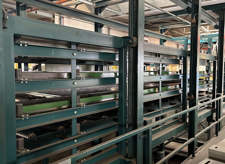 BÜRKLE Panel press / Roller conveyor system