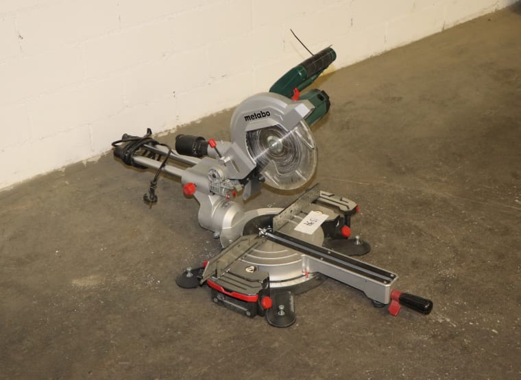 METABO KGS 216 M Chop and mitre saw
