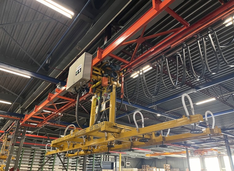 SPEM Overhead Crane with vacuum lifter