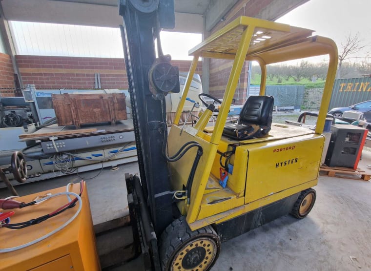 HYSTER Electric Forklift