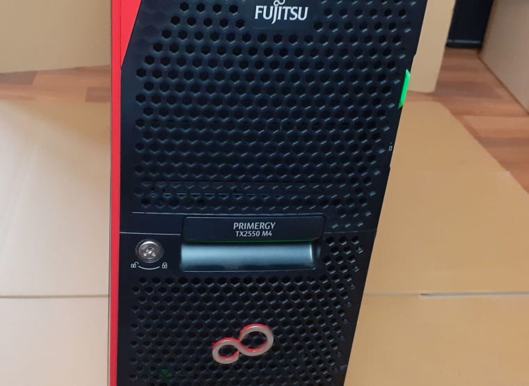 FUITSU SIEMENS TX2550 M4 Primergy Server System