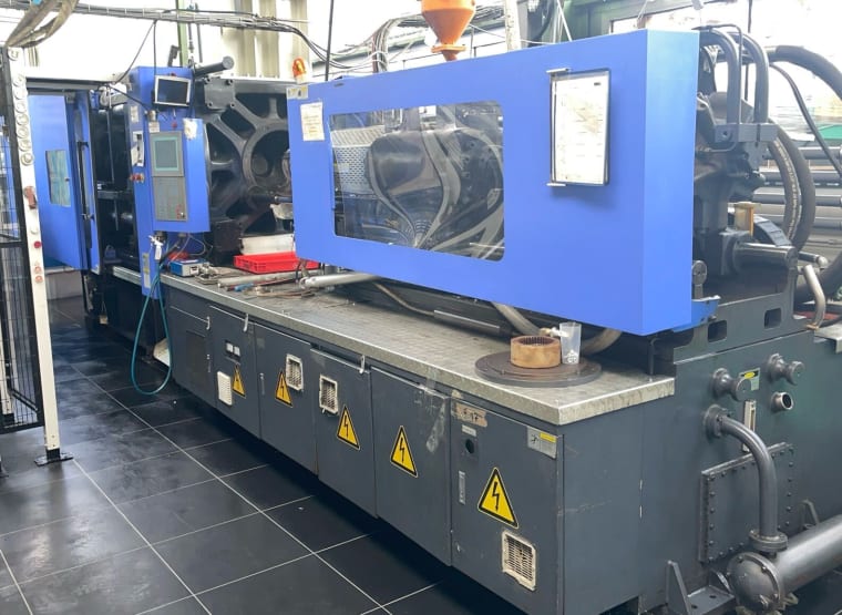 Máquina de moldagem por injeção SOUND PLASTICS MACHINERY EUROPE FT 480 F3