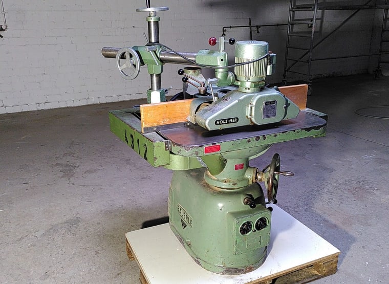Bäuerle SFM-O table milling machine with feed