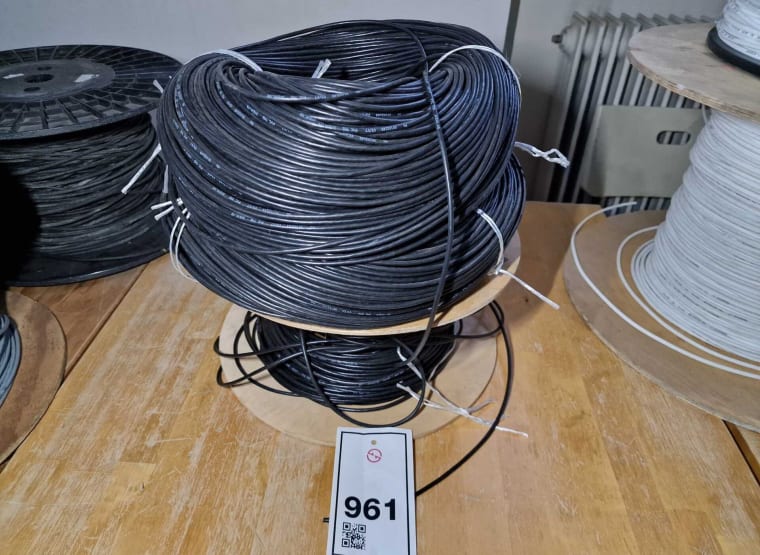 Coils of SEIS PVC cable PVC cable 3 x 2 x 0.05