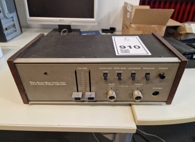 Amplificador estéreo de estado sólido DoKORDER 8060