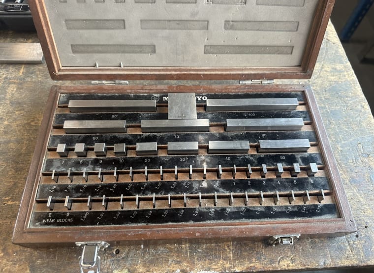 MITUTOYO gauge block box