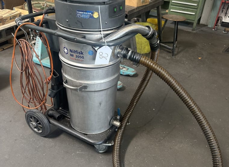 NILFISK IW 2050 industrial vacuum cleaner