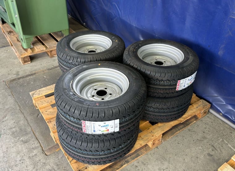 KENDA KOMENDO KR 33 A Lot tires