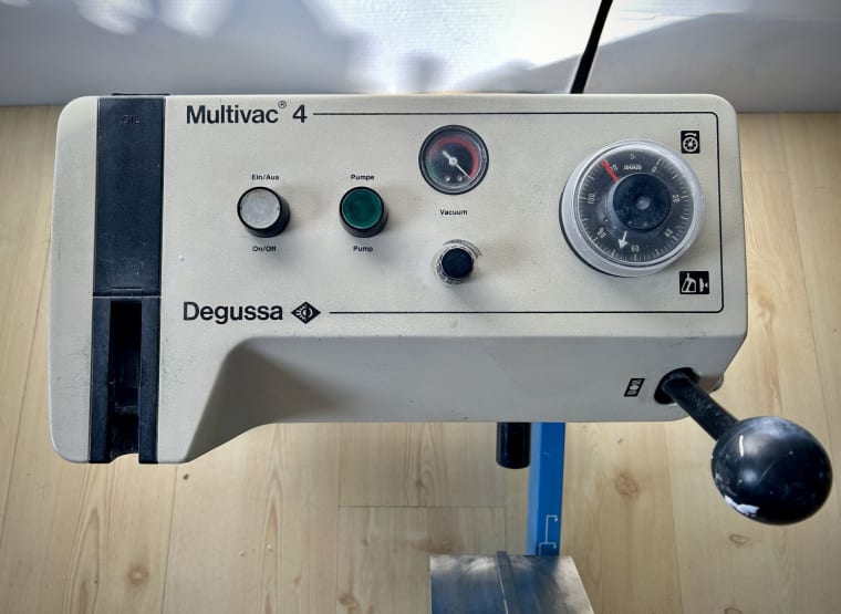 DEGUSSA Multivac 4 Vacuum mixing unit