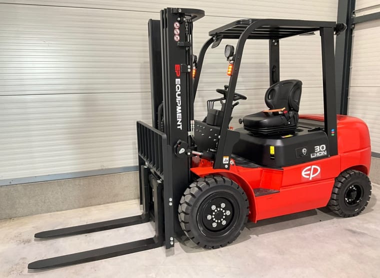 EP EFL 302 Forklift
