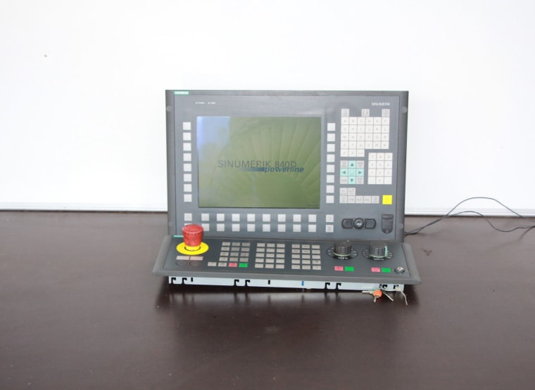 SIEMENS 6FC5210-0DF31-2AA0 Sinumerik PCU 50.3-C with front control panel incl. machine control panel