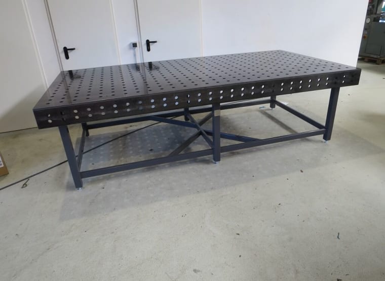 WMT P-2990 x 1490 Welding table / hole table