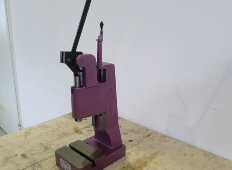 BERG & SCHMID HK 1700 Knee lever press