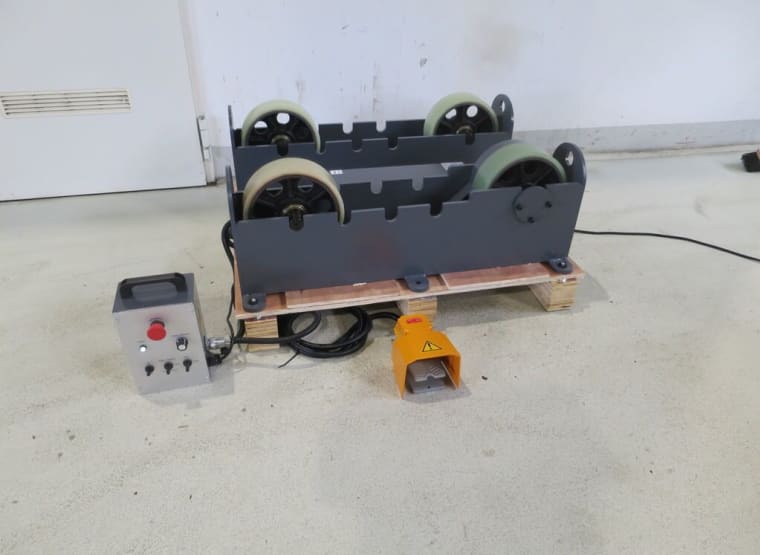UWM 2200 container turning device